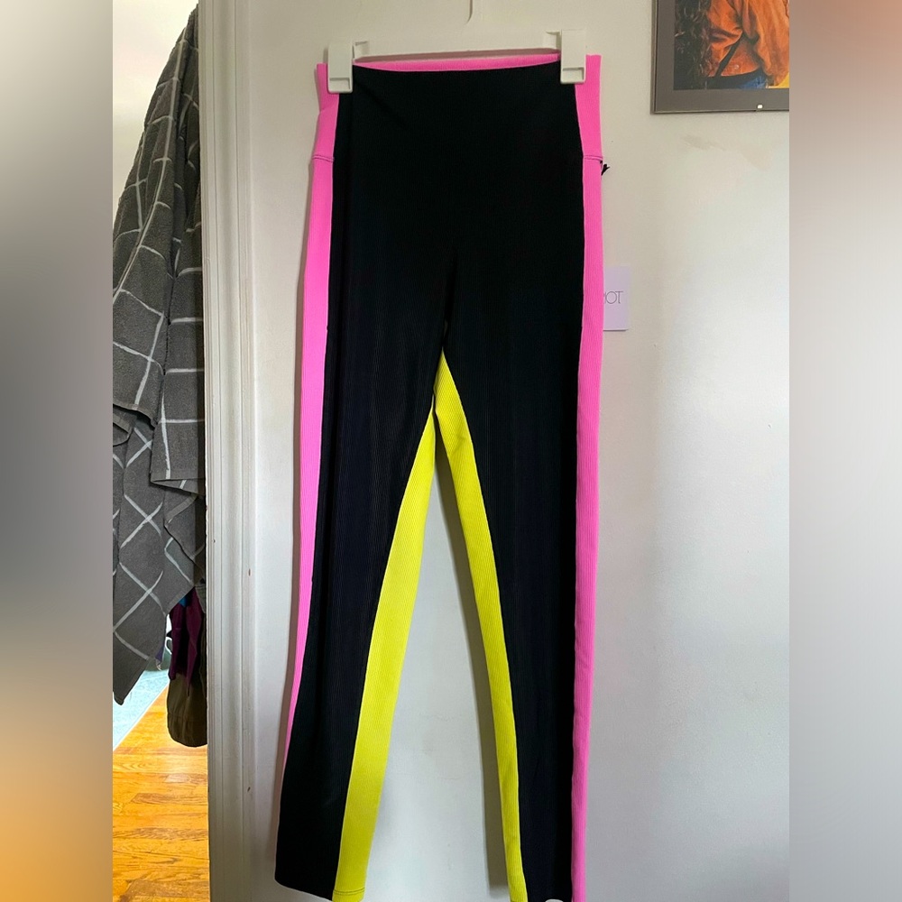 Beach Riot workout leggings!